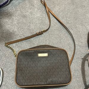 Michael kors crossbody